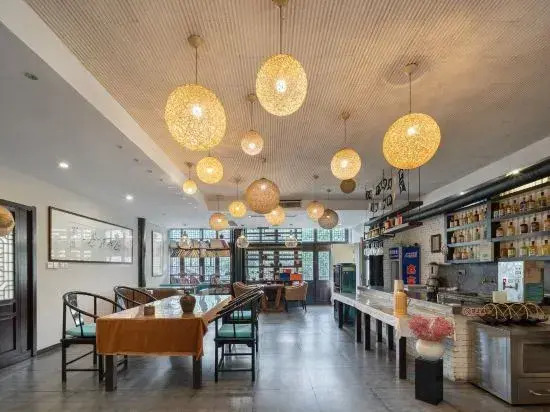 Huajian Boutique Homestay (Nanjing Gaochun Old Street Store)