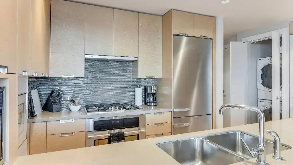 *Prestigious Promontory 2 bedroom w/Ocean Views