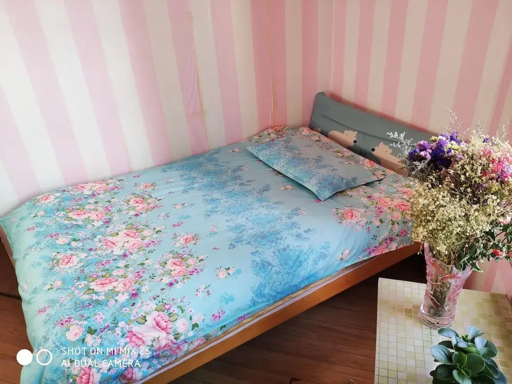 Kunming Harbor Home Hostel