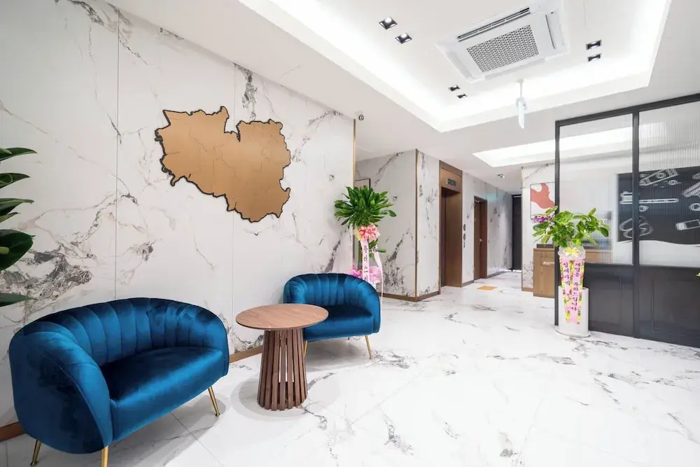 Rampart Hotel