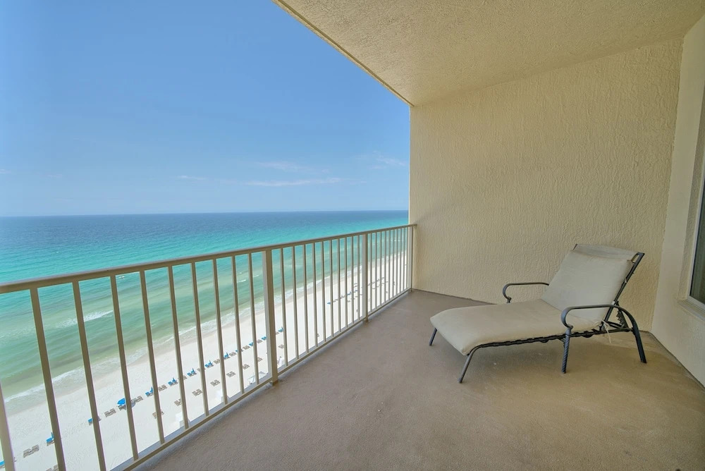Comfortable High-Rise Condo with Beach Access - Unit 1404 by RedAwning