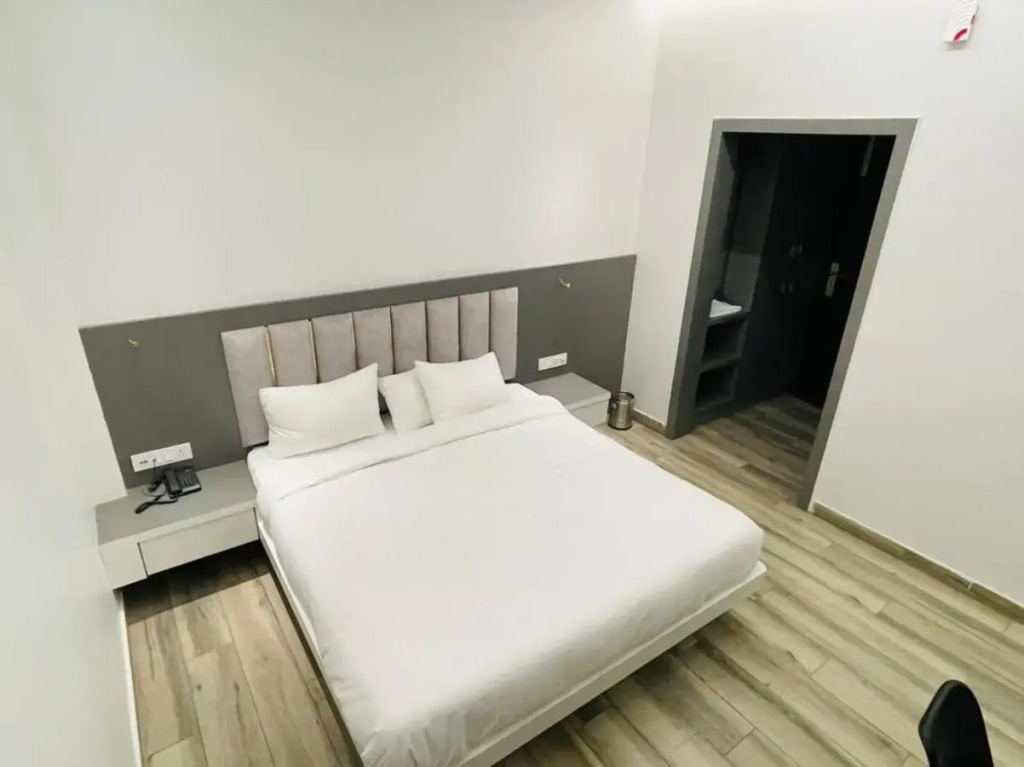 Hotel Lotus Inn