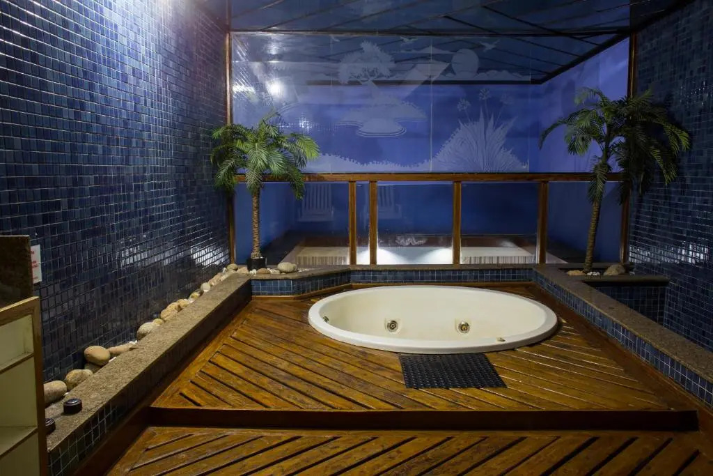 Motel Caricia (Только для взрослых)