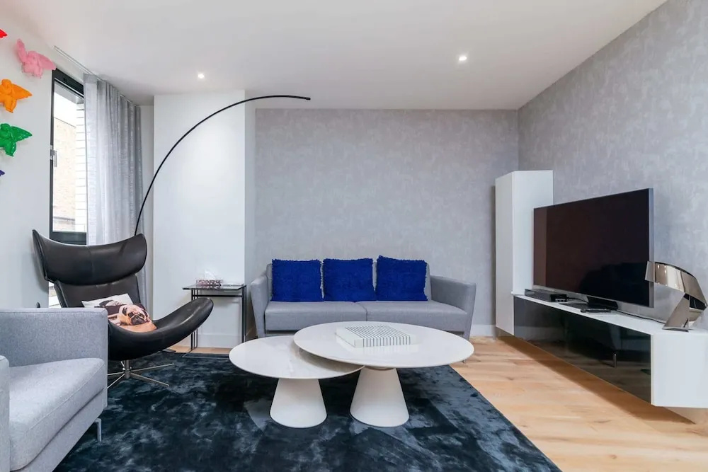 Urban Apartment in Central London for up to 4 Guests!