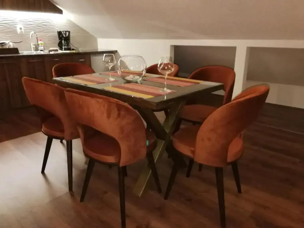 Gold Apartment