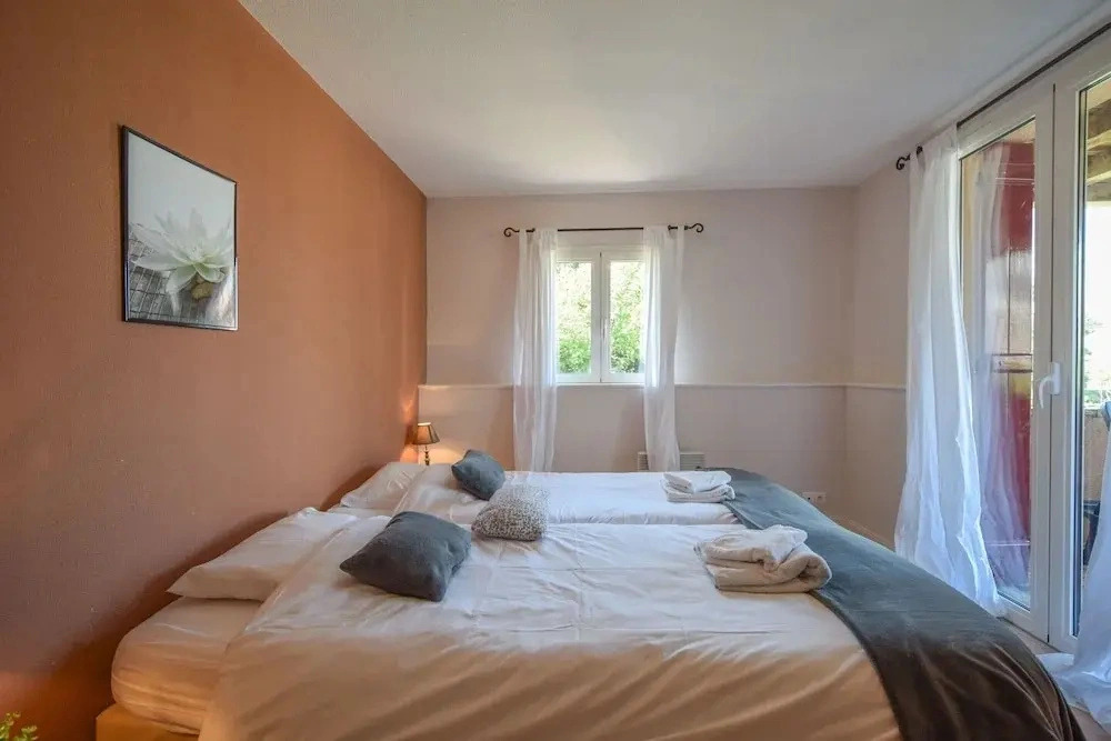 Elegant Domaine Stay in Dordogne