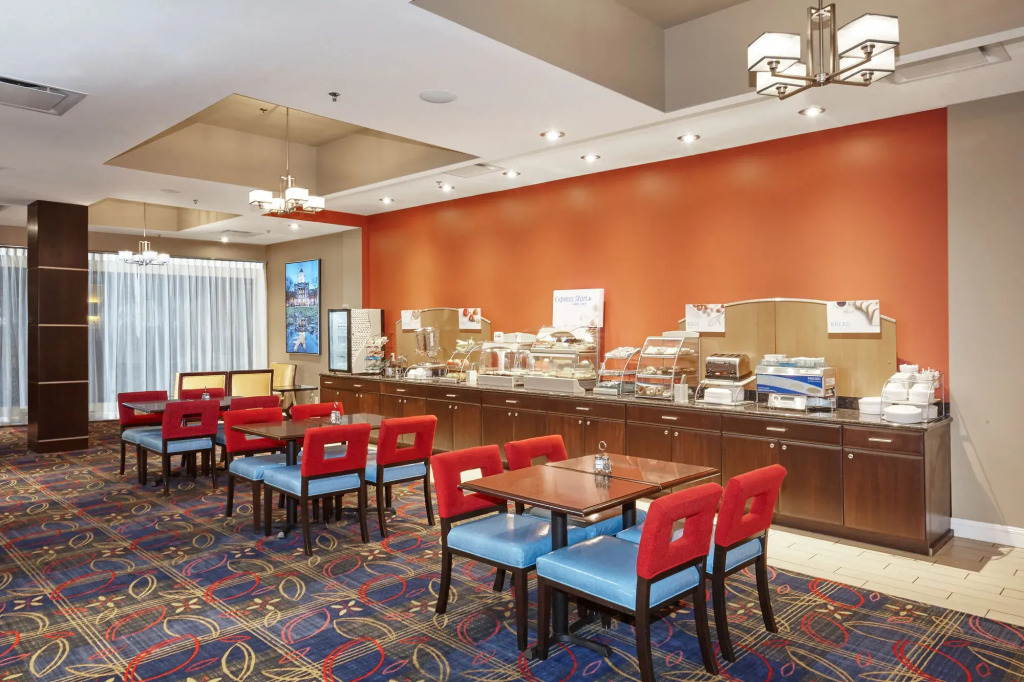 Holiday Inn Express Hotel & Suites Columbia Univ Area-Hwy 63 by IHG