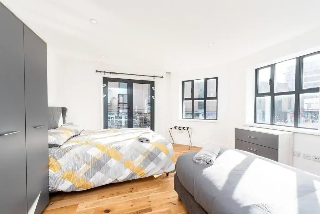Large Apartment close to London BR1 II