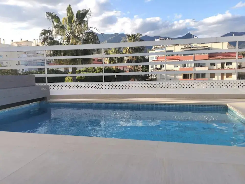 Pent-house, 3 Bedroom, Sleeps 6, Parking