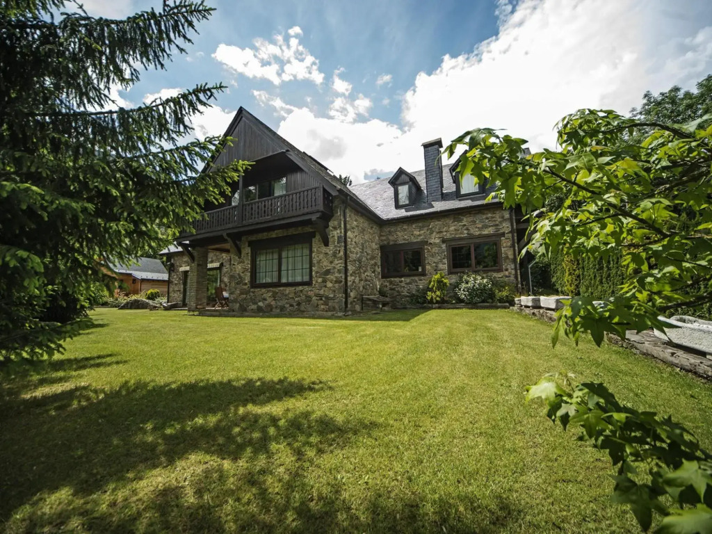 Splendid house next to the Baqueira Beret ski resort for 10 people