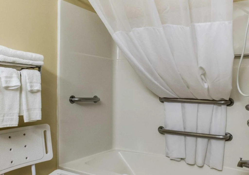 Quality Suites Near West Acres