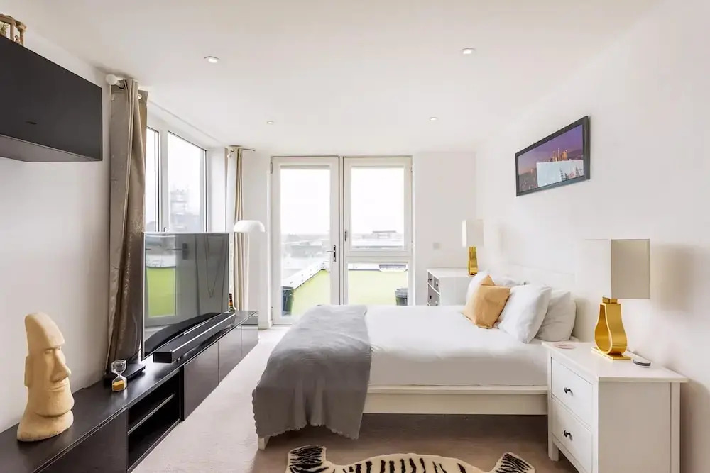 Stunning Brentford Penthouse