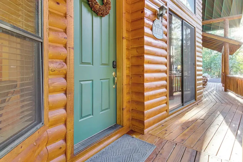 Great for Gatherings! Family Cabin in Lakeside