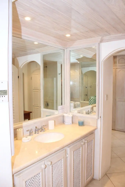 Glitter Bay Suites