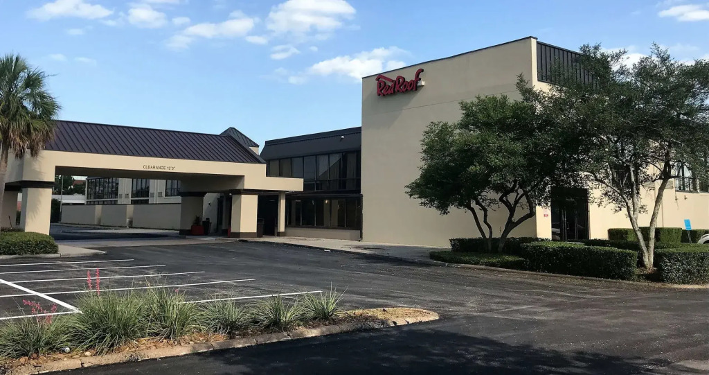 Red Roof Inn PLUS & Suites Houston - IAH Airport SW