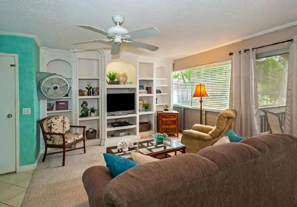 Sandpiper 120A-as seen on HGTV's Hawaii Life, with pool, BBQ, hot tub