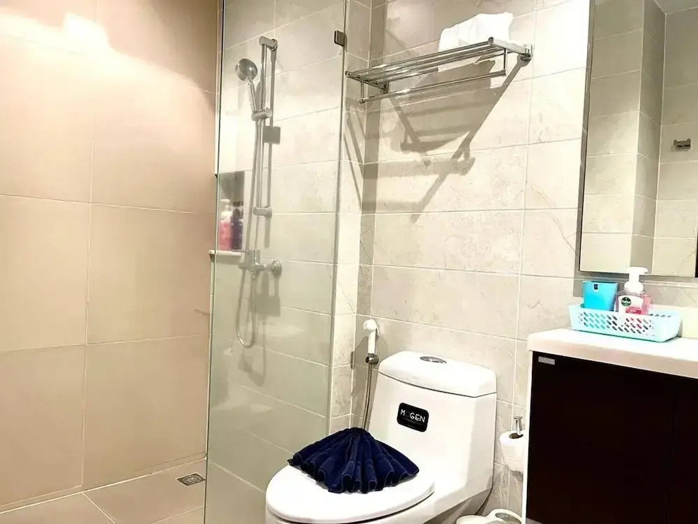 Emerald 521 - Studio With Balcony and Shared Pool