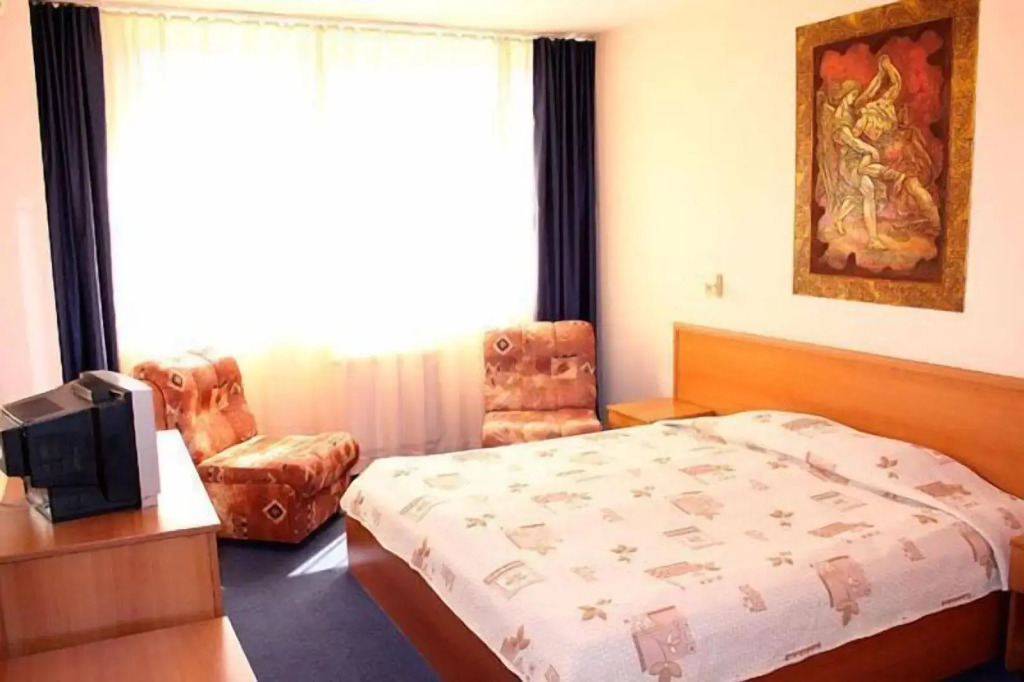 Central Plaza Hotel