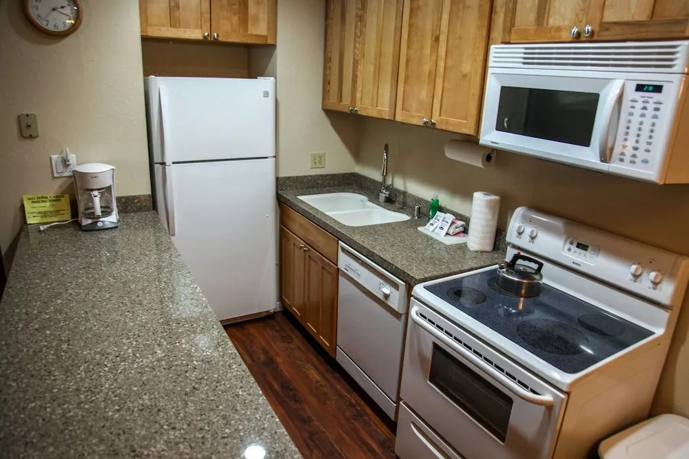 San Sierra 10 Updated Condo, with Complex Jacuzzi, Short Walk to The Village by RedAwning