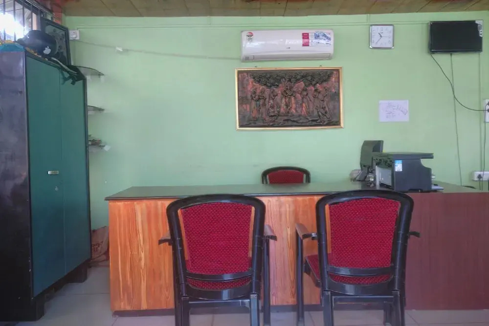 Greater Kailash The Palace By OYO Rooms