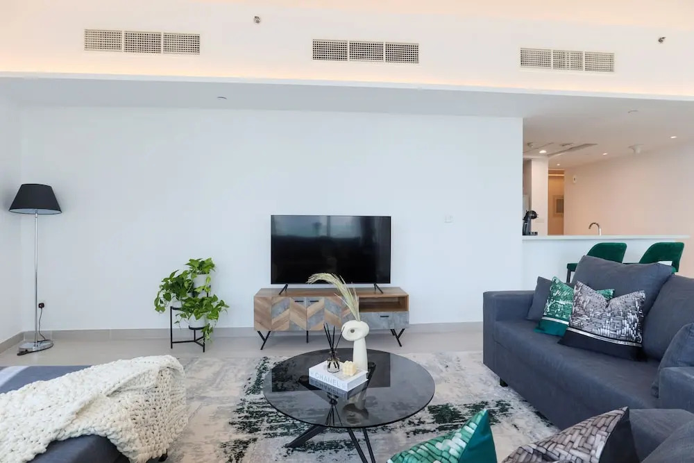 HiGuests - Park Gate Residence Tower C