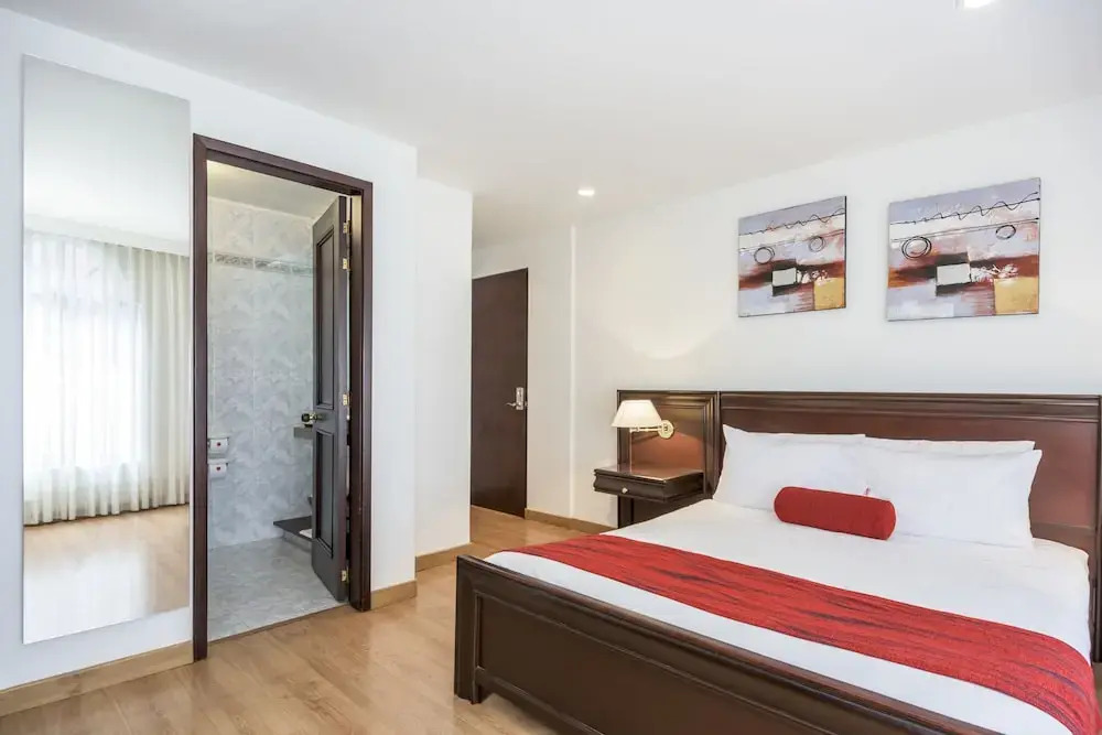 Hotel Hill House Suites