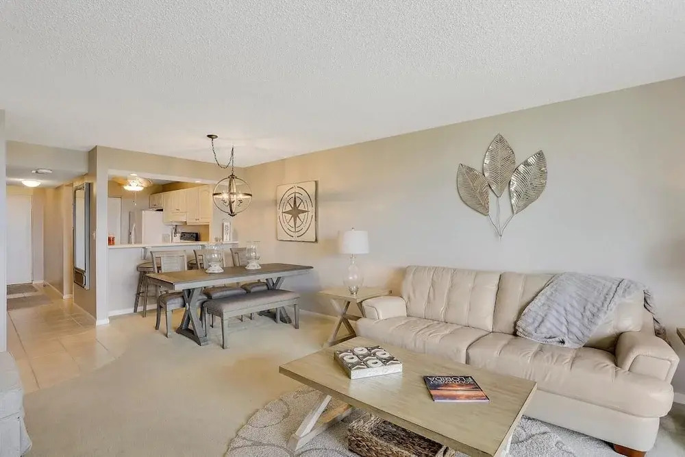 Condo in community with beach access, pool and tennis