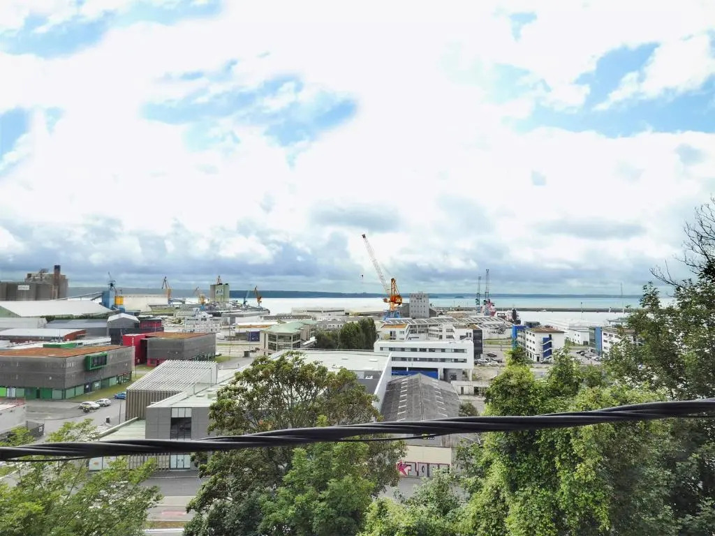 Superbe studio lumineux, jolie vue mer [LeDellec]