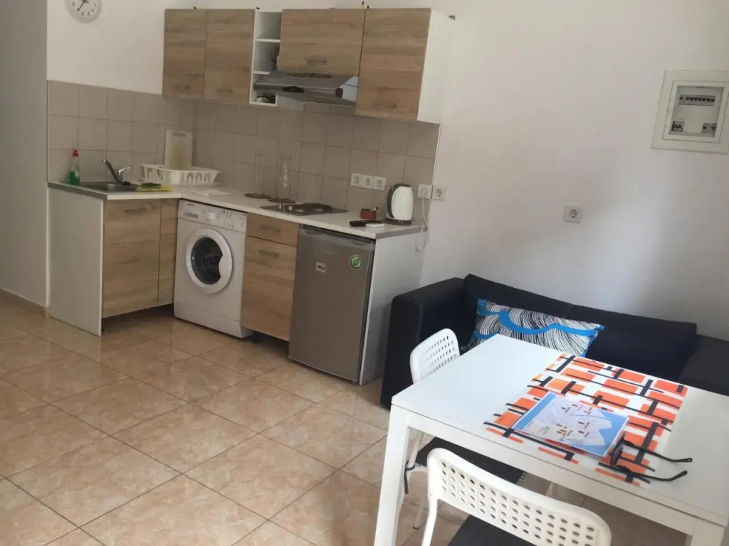 Corinth Beach Apartment and Hostel