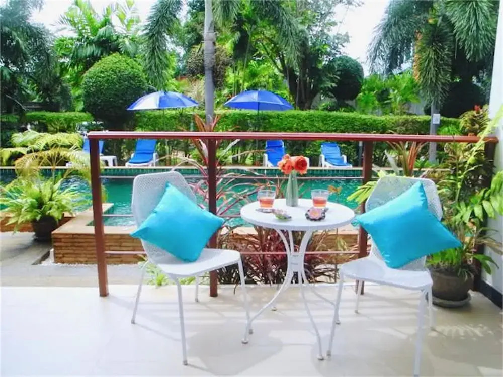 Relife Residence : 1 BR Apartment in Nai Harn