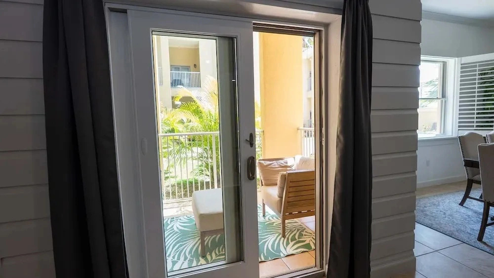 New 2br - Pool Patio - Bunk Beds - 1st Floor 2 Bedroom Apts