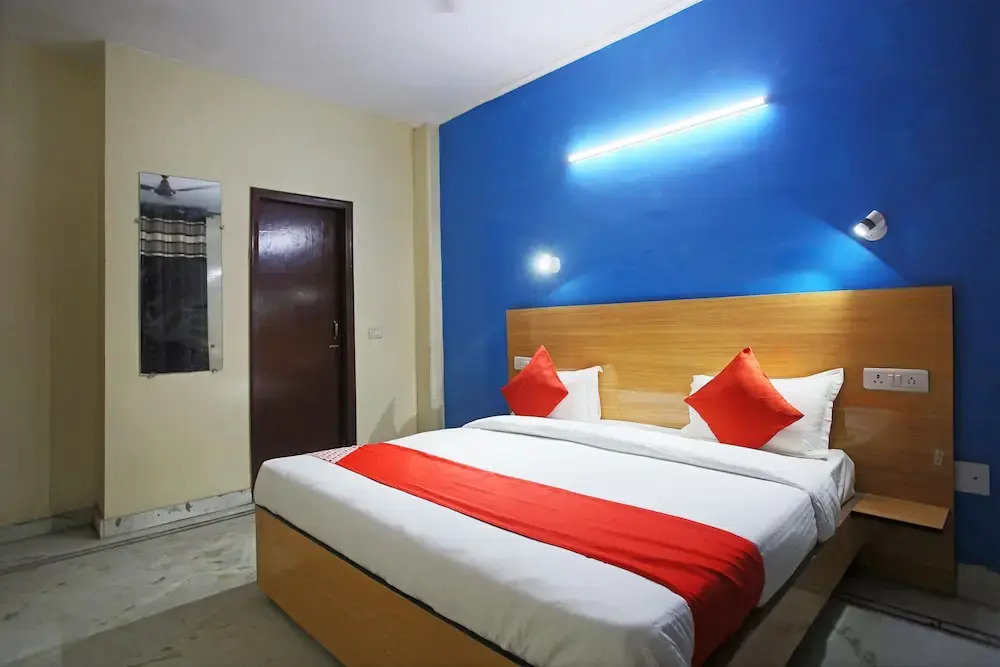 OYO 38417 Silver Villa