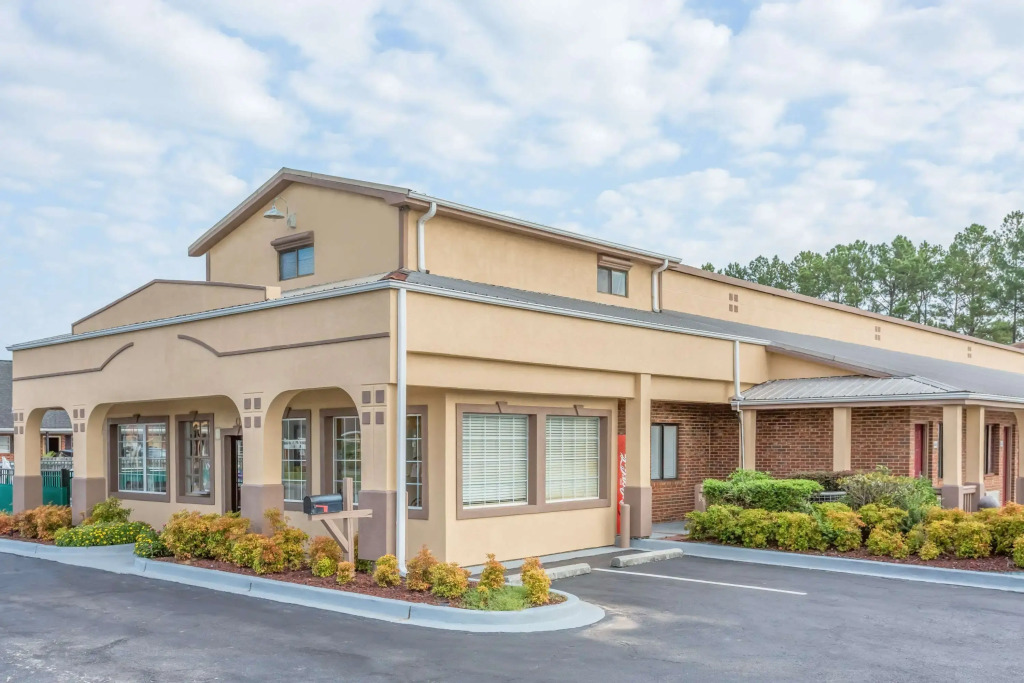 Super 8 by Wyndham Santee/I-95