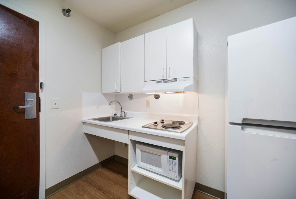 HomeTowne Studios by Red Roof St. Louis - Airport/N Lindbergh