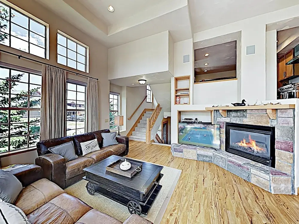 New Listing! Alpine Oasis W/ Hot Tub, Near Slopes 4 Bedroom Townhouse