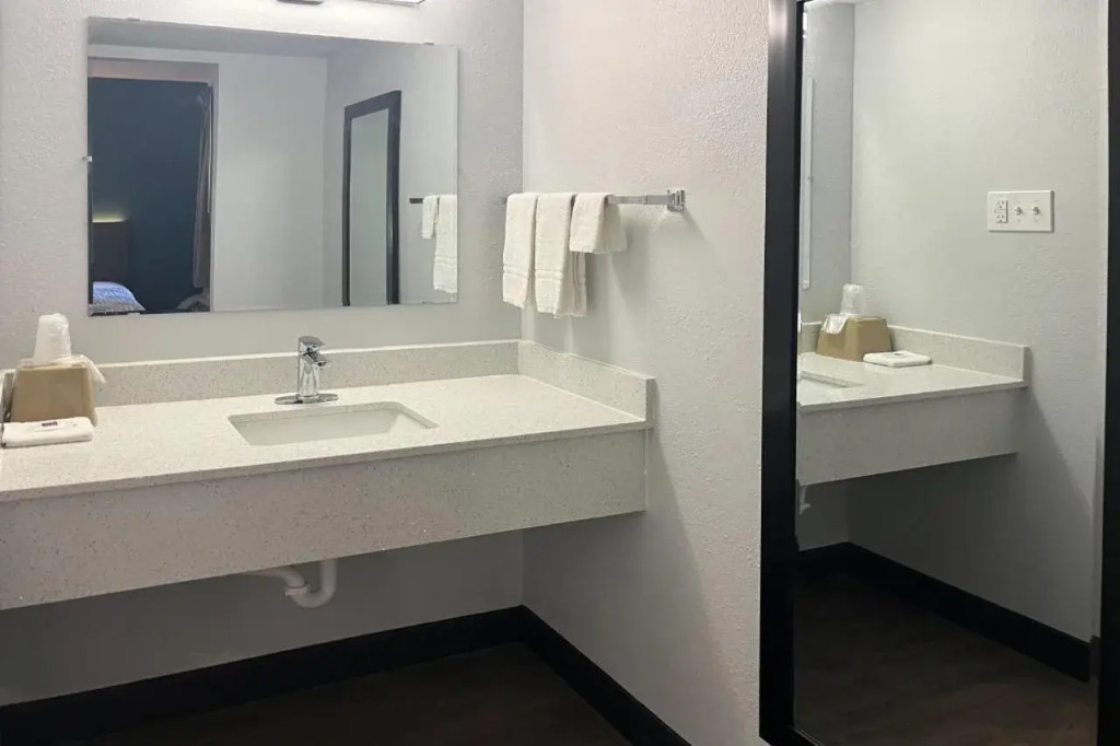 Studio 6 Extended Stay - Huntsville, AL University Drive