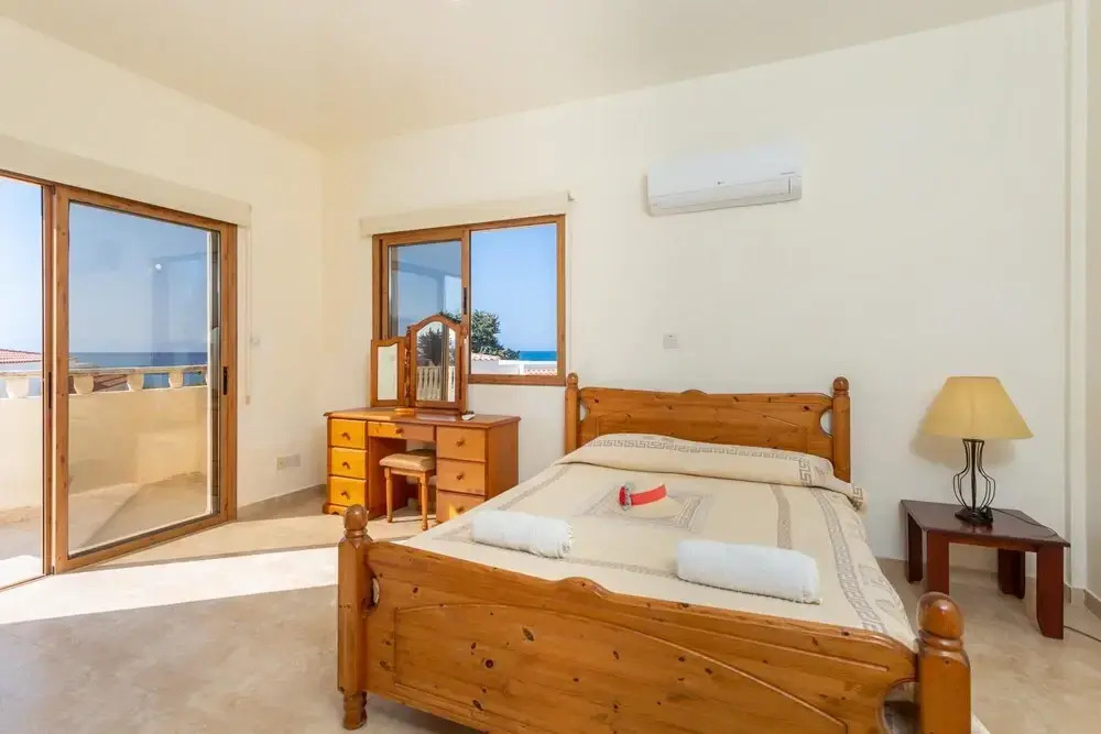 Hector Beach Villa Large Private Pool Walk to Beach Sea Views A C Wifi Car Not Required - 2111