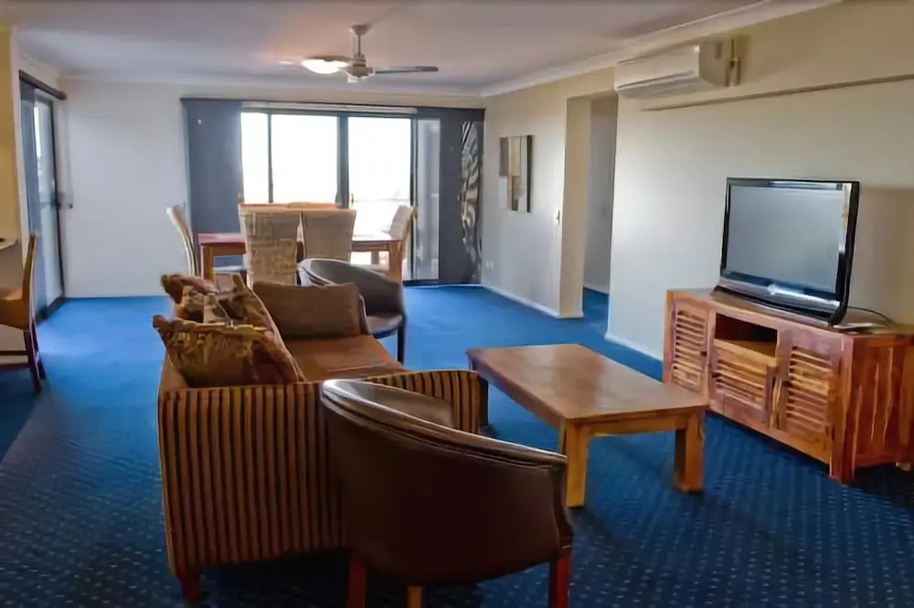 Ocean Breeze 3BR Apartment