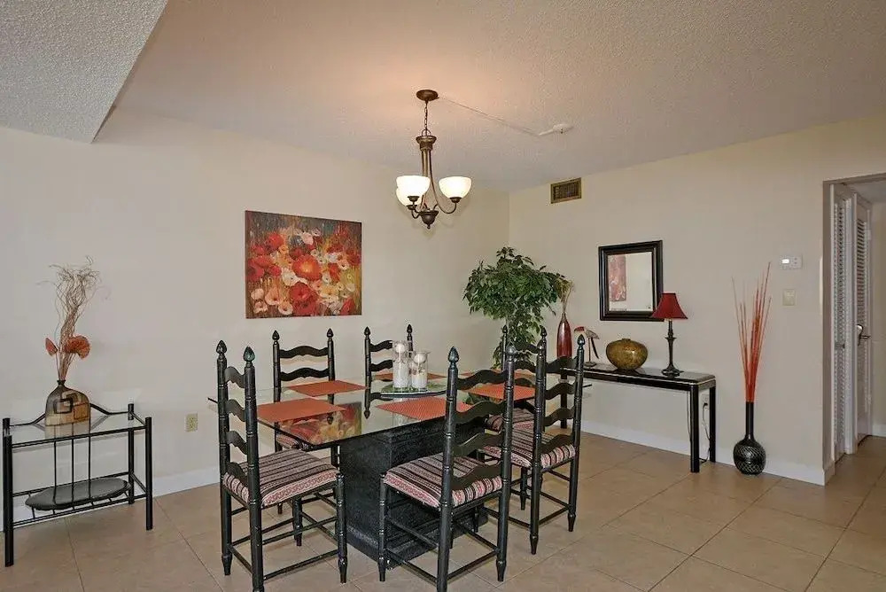 Shoreline 3036 Condo by RedAwning