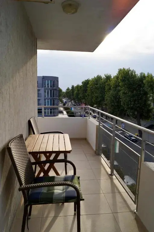 Super Centre Apartment - 3 min from the beach