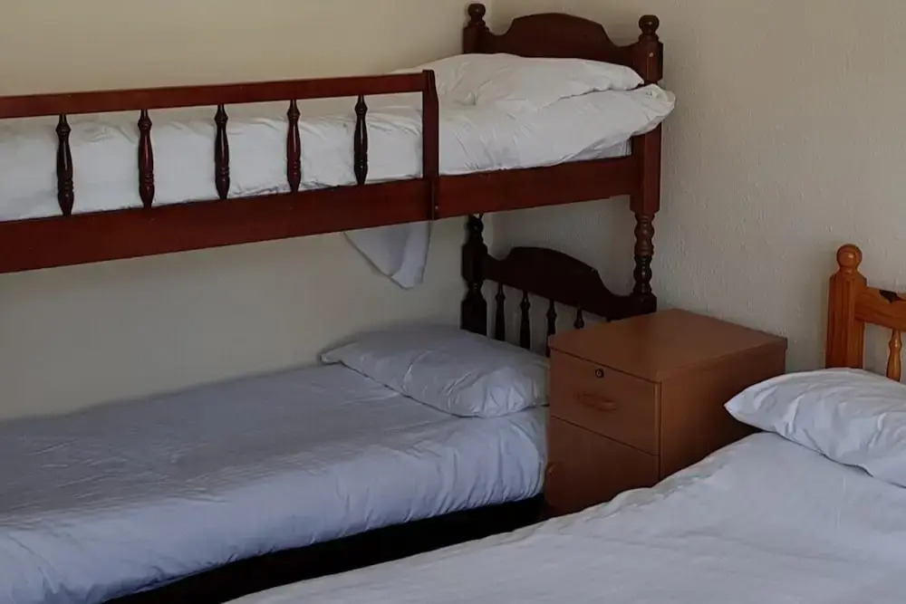 Flat Sleeps 6 with On-Street Parking