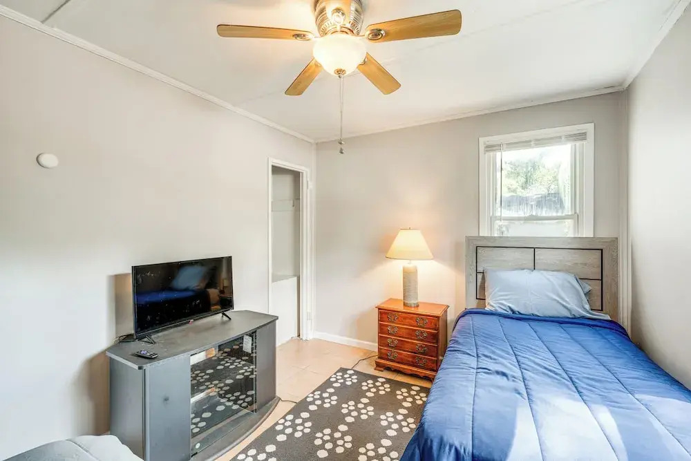 1 Mi to Robins Afb: Family-friendly Home!