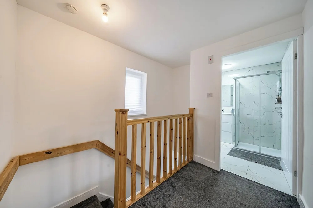 2 Bed Apartment Sleeps 3 -smart Tv -private Garden