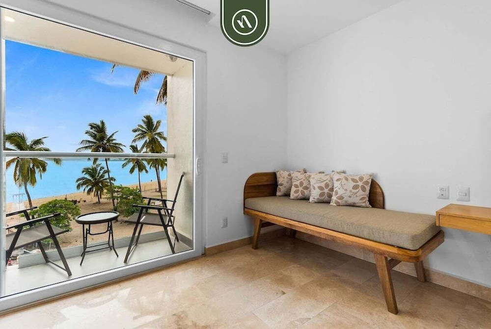 Brand New Oceanview Studio - Pools - Beach - Gym
