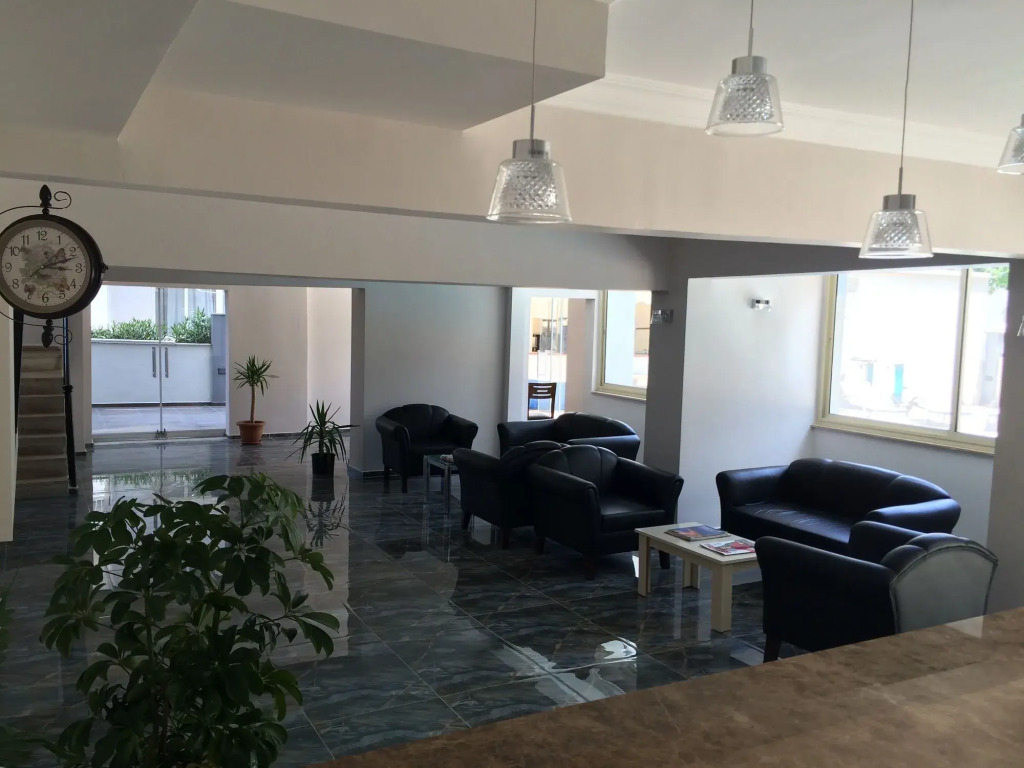 Almena Hotel