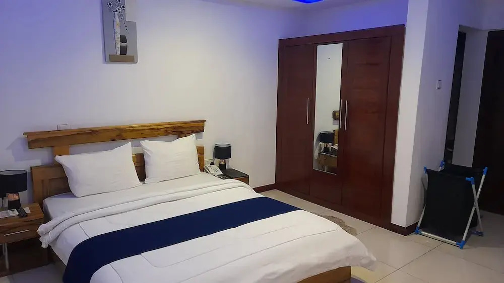 Adeshie Fie Hotel