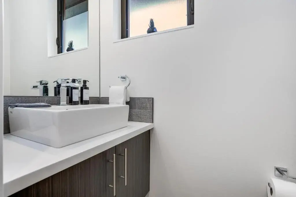 Alki Beach Escape Romantic Waterfront Getaway for 2