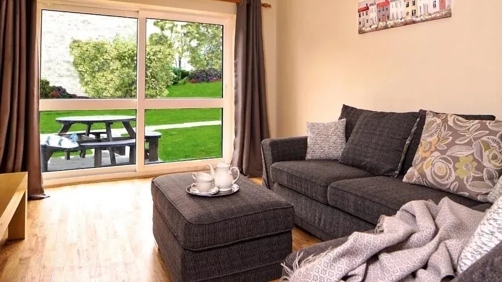 Surfs Up! Perfect base for holidays or work in Cornwall