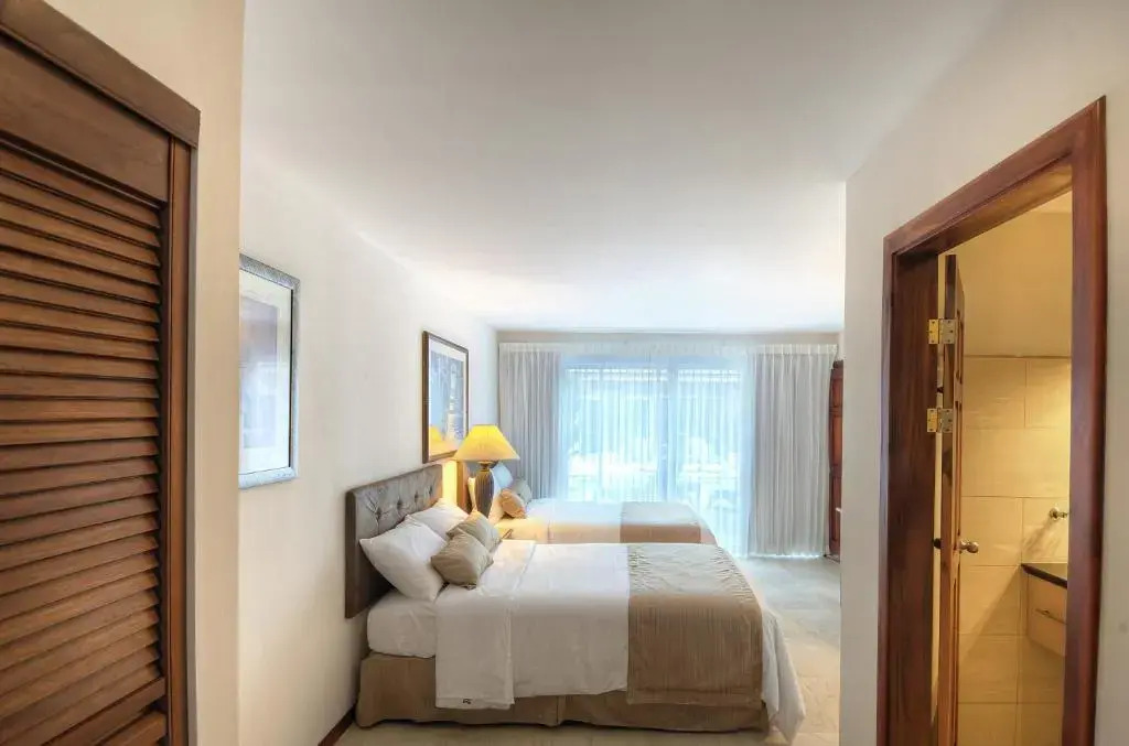 Beachfront Hotel Tramonto