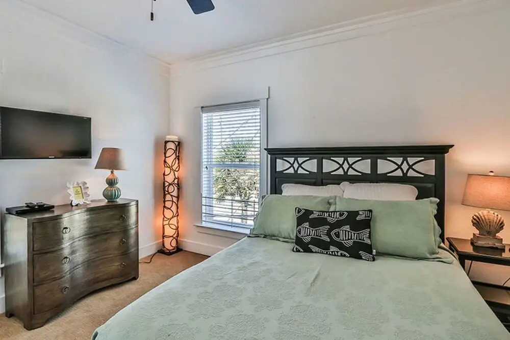 Las Olas by Five Star Properties